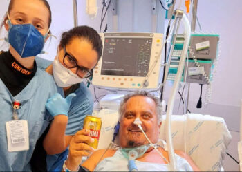 Após recuperação da Covid-19, paciente tem desejo atendido e é presenteado com cerveja em SC