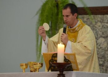 Padre morre após cair de ribanceira em Santa Catarina