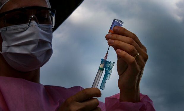 Governo do Estado antecipa imunização de professores contra a Covid-19