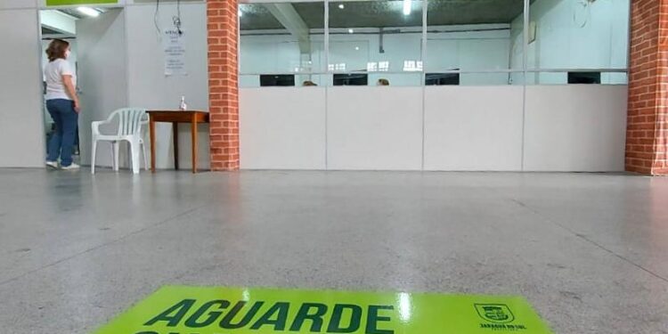 Jaraguá do Sul paralisa vacina Covid de primeiras doses