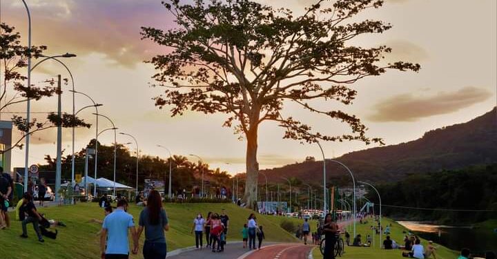 Ação de conscientização é realizada no Parque Via Verde, em Jaraguá do Sul