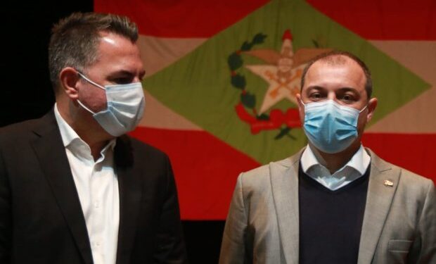 Governador anuncia que haverá vigilantes em todas escolas da rede estadual de Santa Catarina