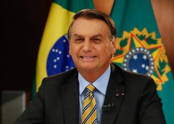 Bolsonaro parabeniza policiais por matarem serial killer Lázaro Barbosa