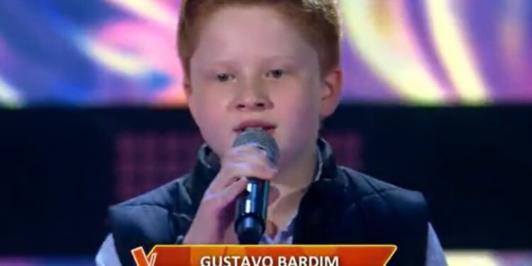 [Vídeo] Cantor guaramirense se apresenta no The Voice Kids, da TV Globo