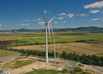 WEG e Engie Brasil Energia concluem instalação do primeiro aerogerador nacional