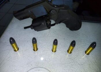 Homem é preso por porte ilegal de arma de fogo em Jaraguá do Sul