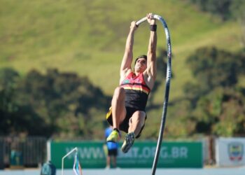 Entre os 50 melhores no salto com vara do mundo, atleta de Jaraguá do Sul busca índice para as Olimpíadas