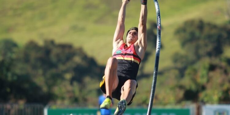 Entre os 50 melhores no salto com vara do mundo, atleta de Jaraguá do Sul busca índice para as Olimpíadas