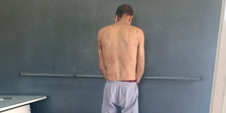 Homem que confessou ter matado a filha é levado ao Presídio de Jaraguá do Sul