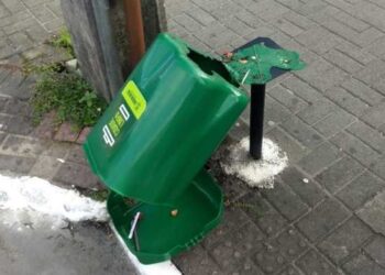 Lixeiras são alvos de vandalismo em Jaraguá do Sul