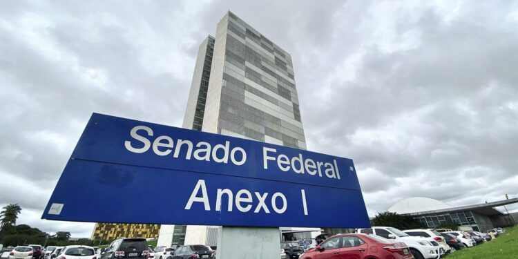 Senado aprova criação de certificado para vacinados contra covid-19