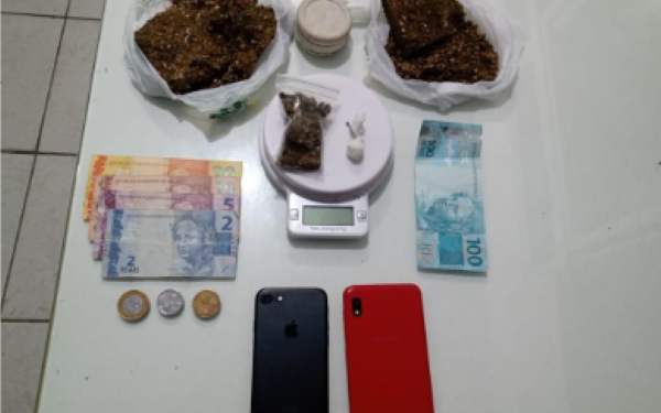 Homem é preso e adolescentes são apreendidos por tráfico de drogas em Jaraguá do Sul