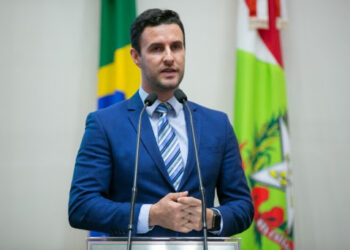 Deputados diz que mulheres usam roupas que motivam violência sexual