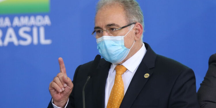 Ministro da Saúde anuncia que pretende vacinar todos os maiores de 18 anos até setembro