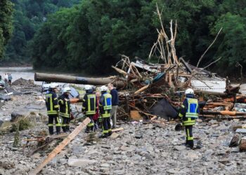 Enchente deixa mais de 90 mortos e mil desaparecidos na Alemanha