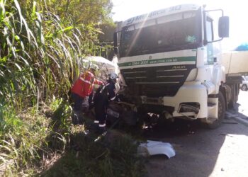 Homem fica preso nas ferragens após acidente na SC-108, em Guaramirim