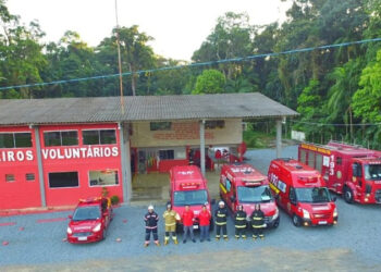 Prefeito de Schroeder sanciona projeto para repasse de mais R$ 2,5 mil por mês aos bombeiros