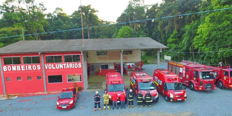 Prefeito de Schroeder sanciona projeto para repasse de mais R$ 2,5 mil por mês aos bombeiros