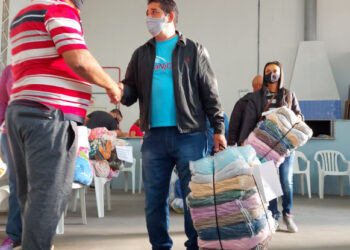 Prefeitura de Jaraguá do Sul entrega 160 cobertores para entidades