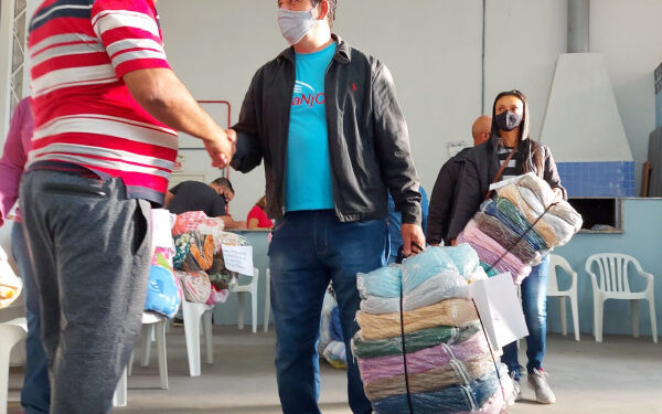 Prefeitura de Jaraguá do Sul entrega 160 cobertores para entidades