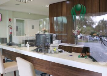 Bold faz doação de acrílico antiviral para Hospital e Maternidade Jaraguá