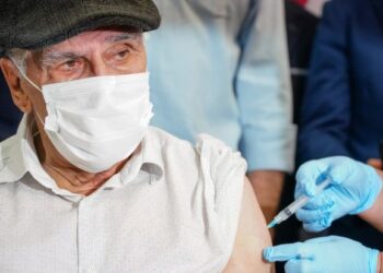 Vacinação em SC: mais de 90% de idosos de 70 a 90 anos receberam as duas doses