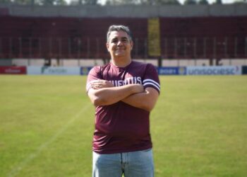 Tuca Guimarães se apresenta como treinador do Juventus