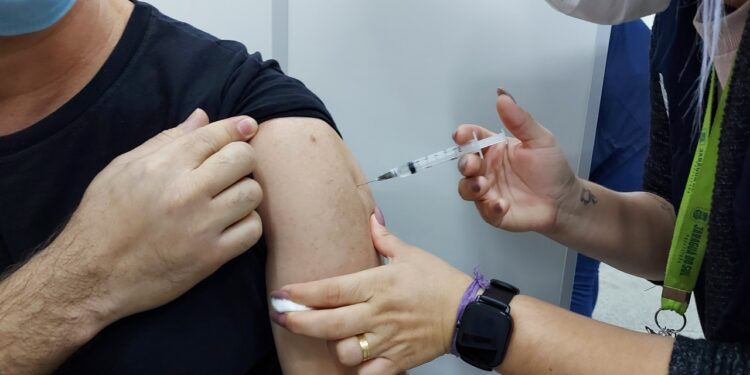 Mais de 100 mil doses aplicadas contra a covid-19 em Jaraguá do Sul