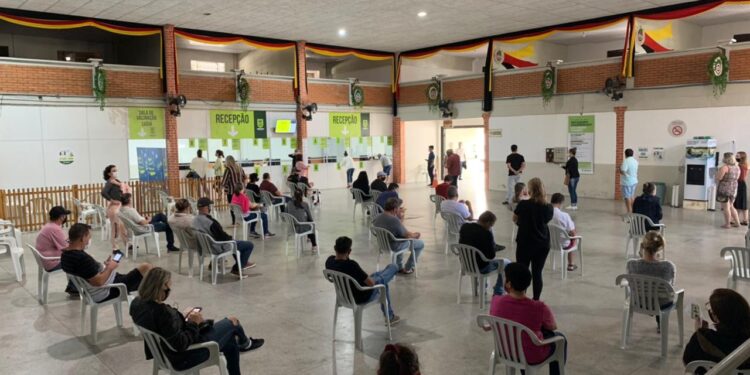 Mais de 2,6 mil pessoas foram vacinadas contra a covid no fim de semana em Jaraguá do Sul