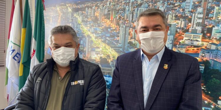 Em roteiro no Oeste, Lunelli tem encontro com João Rodrigues