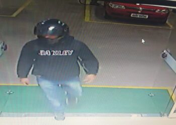 [Vídeo] Homem armado assalta posto de combustíveis em Jaraguá do Sul