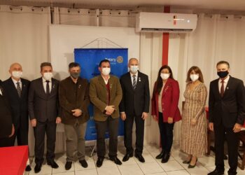 Rotary de Guaramirim empossa nova diretoria