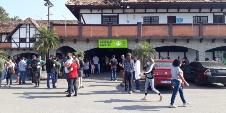 Jaraguaenses comentam sobre experiência da vacinação contra o coronavírus: “sentimento de alívio”