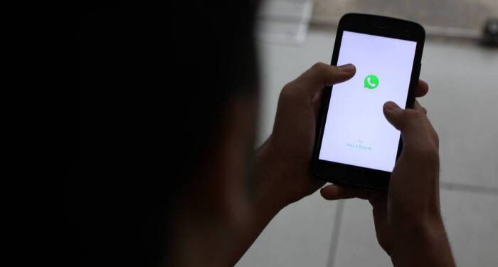 Homem perde R$ 4 mil após receber nudes em SC