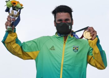 Ítalo Ferreira é ouro em Tóquio e 1º campeão olímpico no surfe