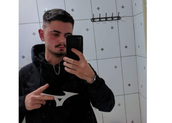 Identificado jovem que morreu em acidente na SC-108, em Massaranduba