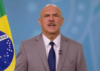 Ministro da Educação defende retorno às aulas presenciais