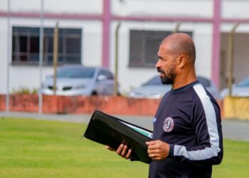 Juventus confirma demissão do técnico Pingo