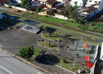 Revitalização da Praça Cantalício Érico Flores começa em Guaramirim