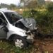 Carro capota e colide contra árvore em São João do Itaperiú