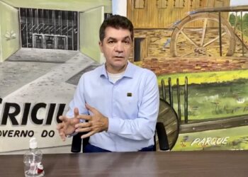 MP vai investigar prefeito que exonerou professor ‘por viadagem’ em SC