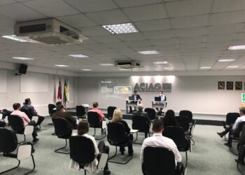 Plenária da Aciag debate cenário econômico, mercado, perspectivas e oportunidades