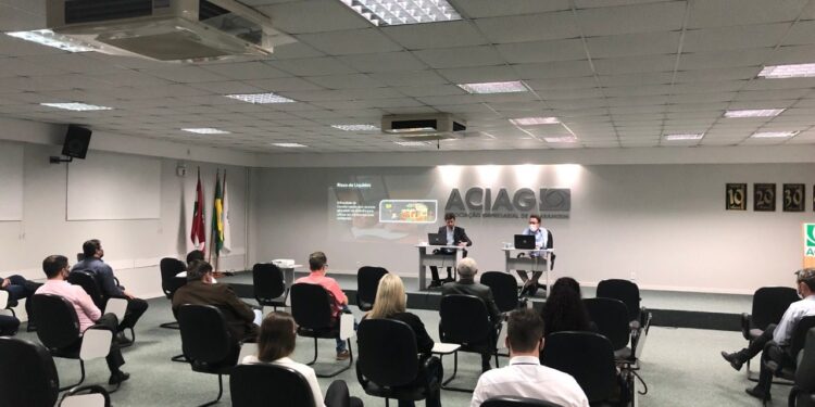 Plenária da Aciag debate cenário econômico, mercado, perspectivas e oportunidades