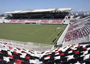 Arquibancada coberta da Arena Joinville é interditada