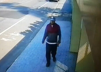 Vídeo mostra suspeito de agredir mulher no bairro Centenário, em Jaraguá do Sul
