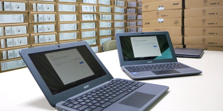 Educação de Jaraguá do Sul recebe 840 Chromebooks