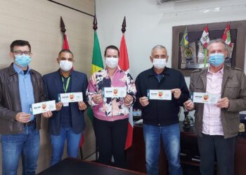 Doação feita por rede de cooperativas beneficia 31 entidades jaraguaenses