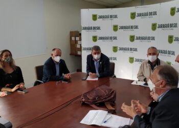 Equipe do MEC avalia estruturas de saúde em Jaraguá do Sul