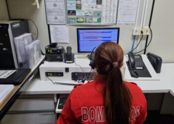 Bombeiros ajudam a salvar bebê por telefone, em Massaranduba