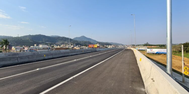 Liberado tráfego do novo elevado da BR-280, em Guaramirim